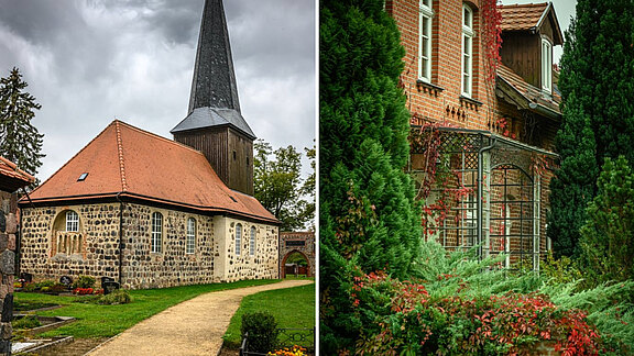 Das Bild zeigt eine steinige Kirche mit einem spitzen Dach und einem hohen, schmalen Turm, umgeben von einem gepflegten Rasen. In der Nähe steht ein roter Backsteinbau, teilweise von grünen Pflanzen und roten Weinranken umgeben. Der Himmel ist bewölkt.