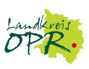 Durch Klick zum Bau- und Umweltamt des Landkreises OPR Logo des Landkreises OPR: Ein stilisierter Umriss eines geografischen Gebiets in Gelb und Grün, mit der Aufschrift „Landkreis OPR“ in geschwungener Schrift und einem roten Punkt als Akzent.