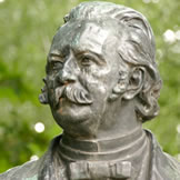 Theodor Fontane Statue
